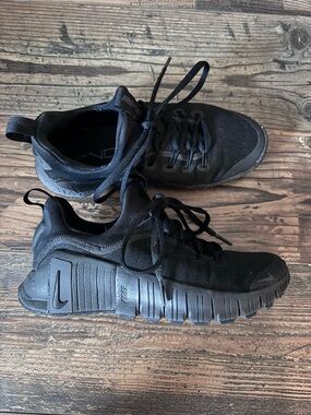 Nike Women’s Black Athletic Running Shoes - Metcon 6 - size 6